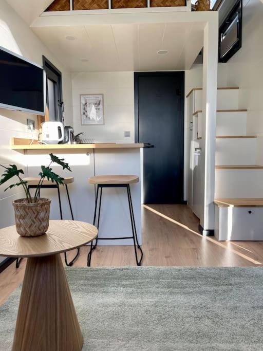 Tiny House With Sauna & Jacuzzi Near Amsterdam Vijfhuizen Bagian luar foto