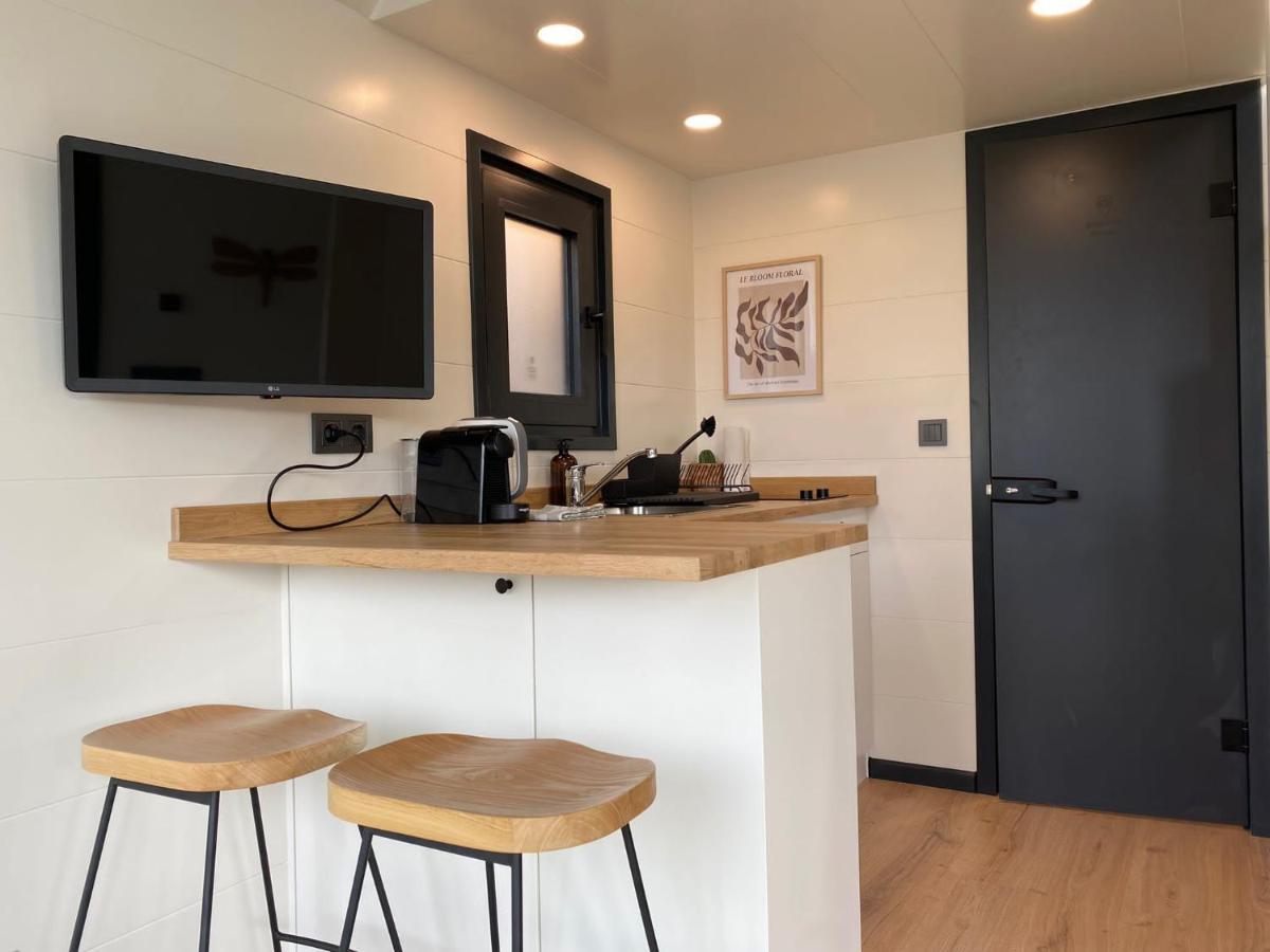 Tiny House With Sauna & Jacuzzi Near Amsterdam Vijfhuizen Bagian luar foto