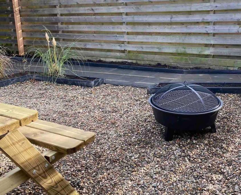 Tiny House With Sauna & Jacuzzi Near Amsterdam Vijfhuizen Bagian luar foto