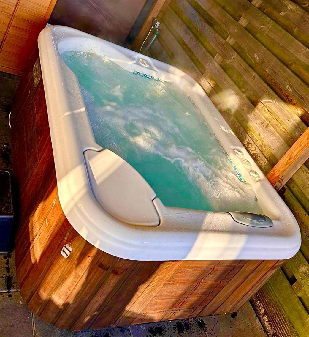 Tiny House With Sauna & Jacuzzi Near Amsterdam Vijfhuizen Bagian luar foto