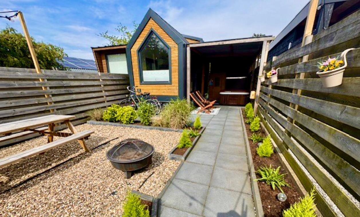 Tiny House With Sauna & Jacuzzi Near Amsterdam Vijfhuizen Bagian luar foto