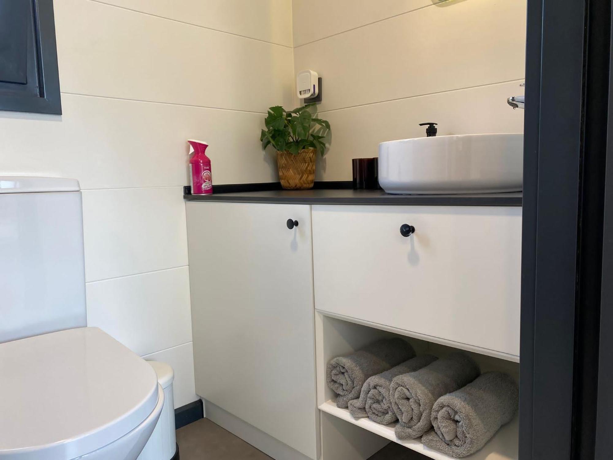Tiny House With Sauna & Jacuzzi Near Amsterdam Vijfhuizen Bagian luar foto
