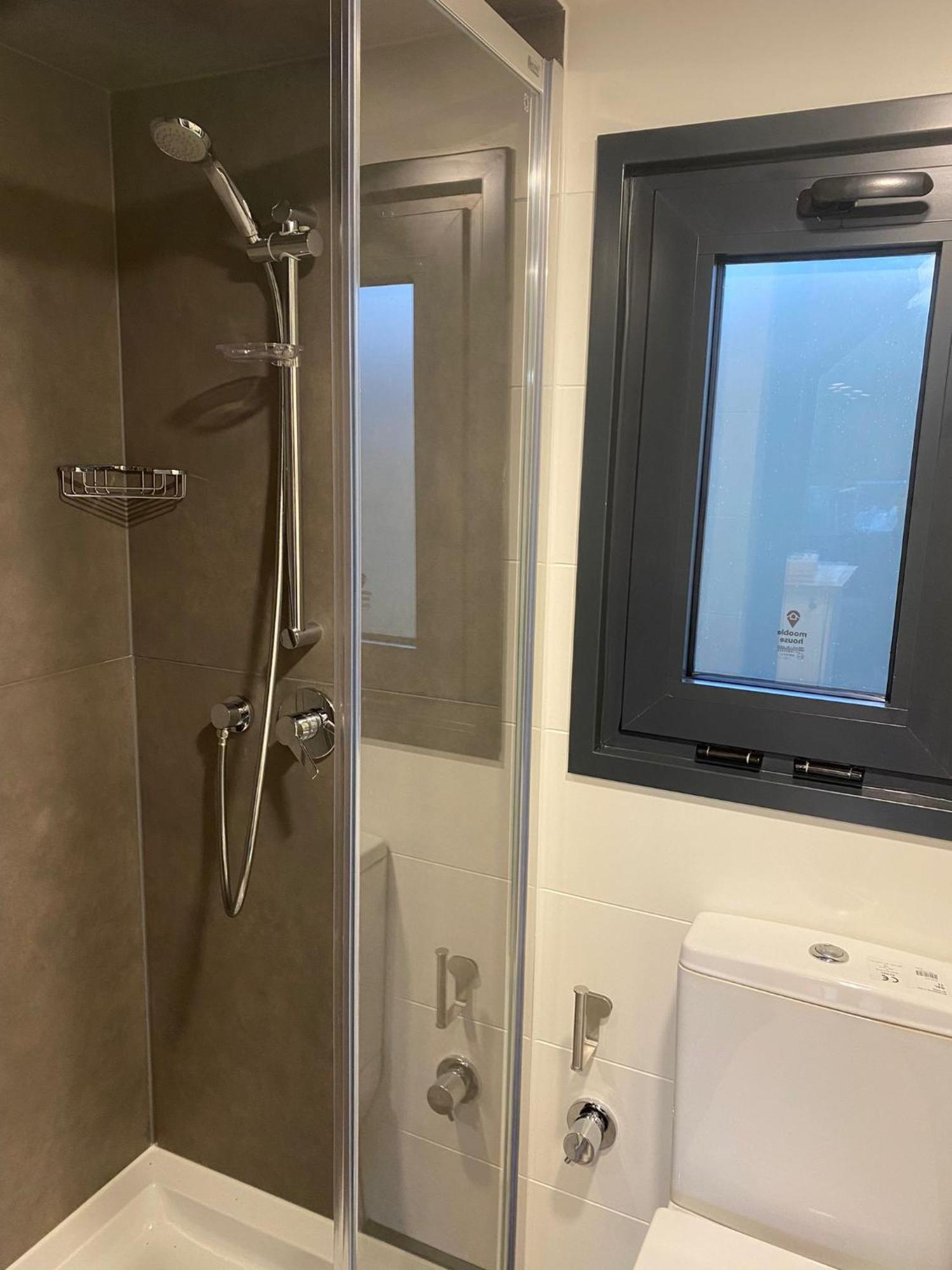 Tiny House With Sauna & Jacuzzi Near Amsterdam Vijfhuizen Bagian luar foto